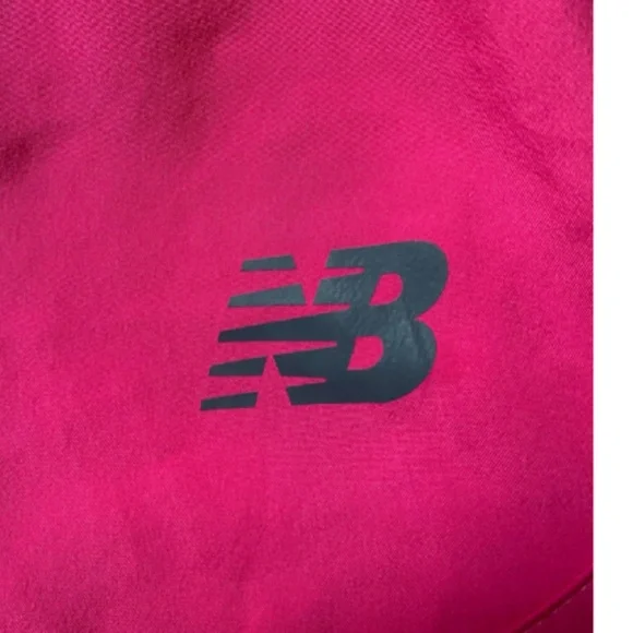 🎉New Balance Women's Athletic Shorts Hot Pink Size Large - Picture 2 of 5